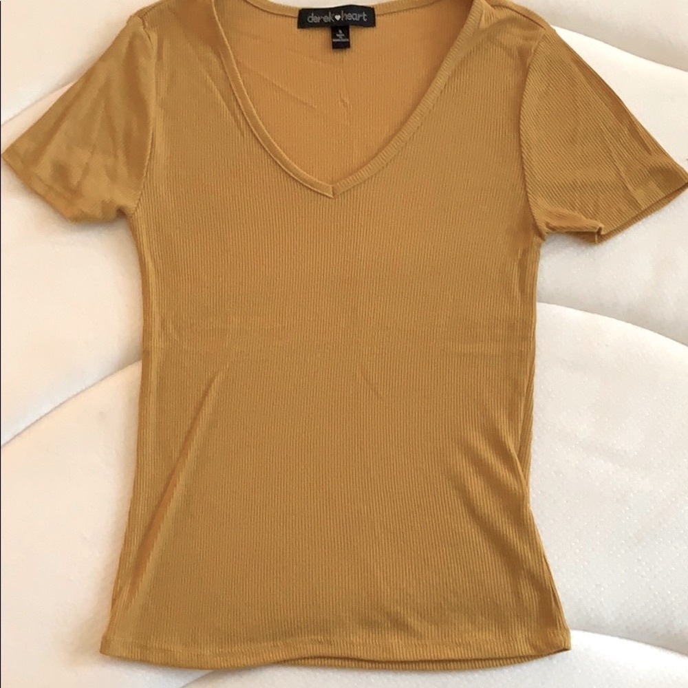 derek heart teens v-neck shirt
